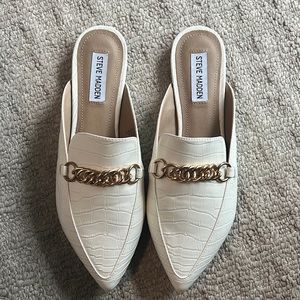 NWOT White Steve Madden Mules
